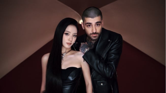 Jisoo dan Zayn Jatuh Cinta Tanpa Memandang Masa Lalu di Lagu Eyes Closed