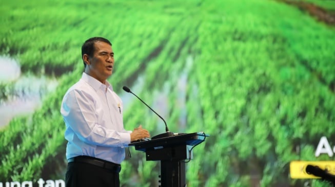 Menteri Pertanian (Mentan) Andi Amran Sulaiman dalam mengatakan percepatan capaian swasembada pangan tidak terlepas dari kerja keras para petani di seluruh Indonesia dan dukungan penuh Presiden Prabowo Subianto (Dok: Kementan)