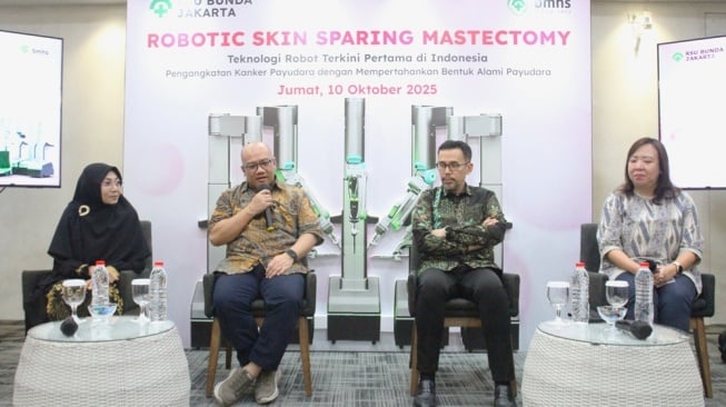 Inovasi Bedah Robotik Pertama di Indonesia: Angkat Kanker Payudara Tanpa Hilangkan Bentuk Alami