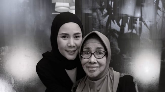 Ibu Olla Ramlan meninggal dunia [Instagram]