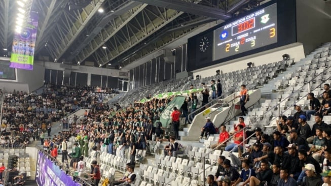 Suporter SMAN 3 Cibinong Panaskan Grand Final AXIS Nation Cup 2025