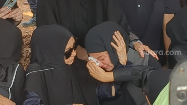 Cerita Peran Penting Mendiang Ibunda Bagi Karier Olla Ramlan Sejak Belia