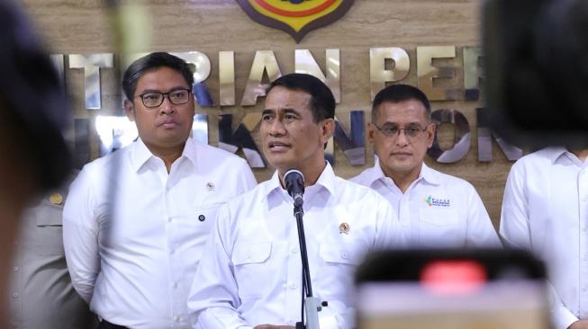 Pemerintah Tindak 2.039 Kios Nakal, Mentan Amran: Petani Dirugikan Rp600 Miliar