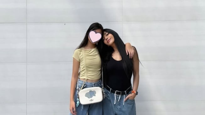 Potret Denada dan putri semata wayangnya (Instagram/denadaindonesia)