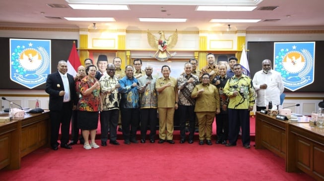 Percepat Pembangunan Papua, Mendagri Tekankan Pentingnya Sinkronisasi Program Pusat dan Daerah