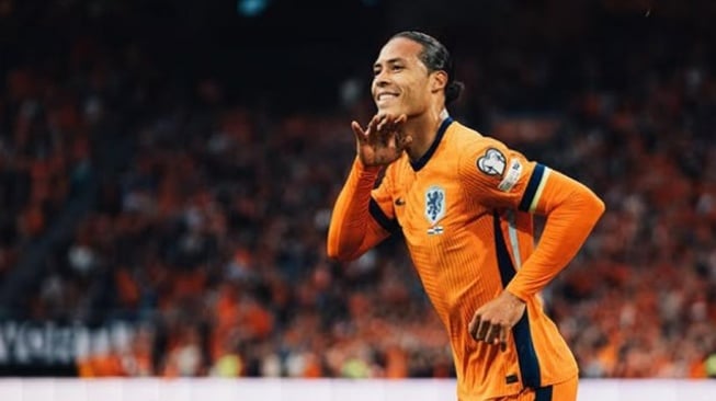 Damprat Virgil van Dijk, Marco van Basten Minta Arne Slot Desak Lakukan Ini