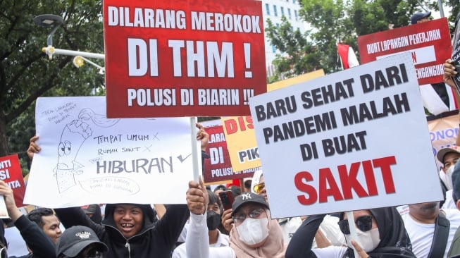 Aksi Tolak Raperda KTR, Pekerja Hiburan Malam Demo di DPRD DKI