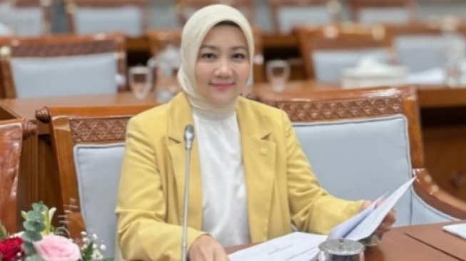 Biodata dan Kekayaan Atalia Praratya yang Rumahnya Digeruduk Santri