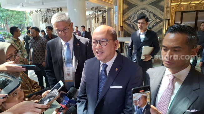 Belum Ada Opsi, Bos Danantara Bingung Utang Kereta Cepat Jadi Polemik