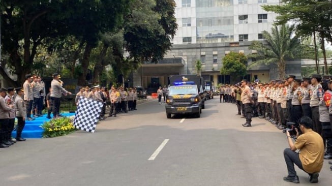 Kapolda Metro Jaya Irjen Asep Edi Suheri memberi peringatan keras kepada seluruh jajarannya agar tidak menyalahgunakan kendaraan patroli Pamapta yang baru saja diserahkan. (Suara.com/M. Yasir)