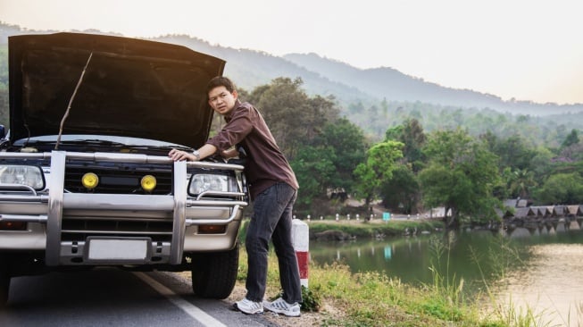 ilustrasi mobil overheat (freepik/jcomp)