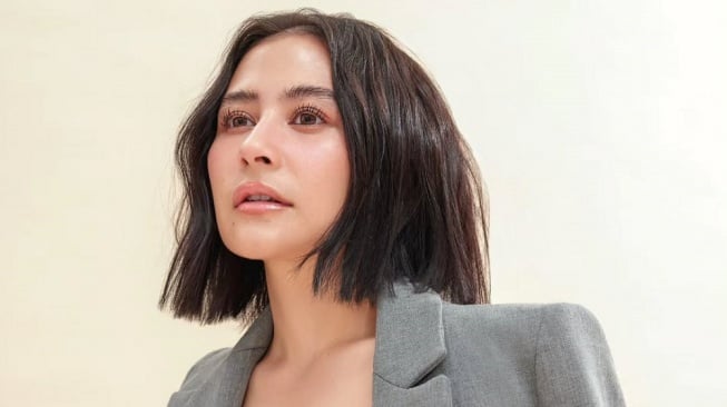 Tampil Menawan di Hari Ulang Tahun, Prilly Latuconsina tulis pesan menyentuh di hari ulang tahunnya yang ke-29 (Instagram)