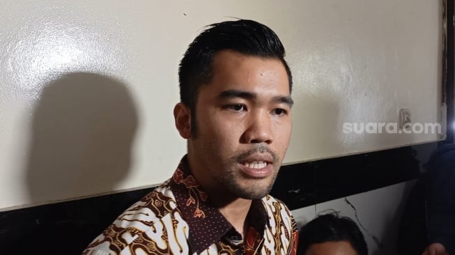 Ida Bagus Ivan Dharmadipraja, pengacara Jonathan Frizzy di Pengadilan Negeri Tangerang pada Rabu, 15 Oktober 2025. [Suara.com/Rena Pangesti]