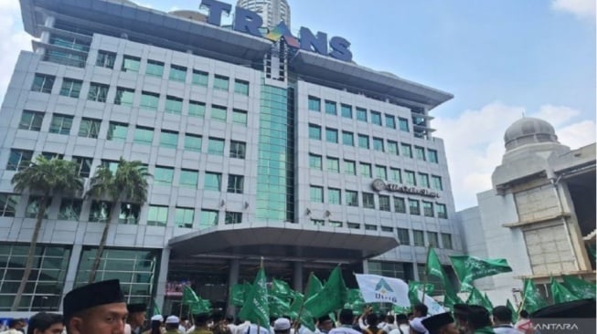 Muncul Dugaan Kasus Trans7 vs Ponpes Lirboyo untuk Tutupi 4 Kasus Besar Ini