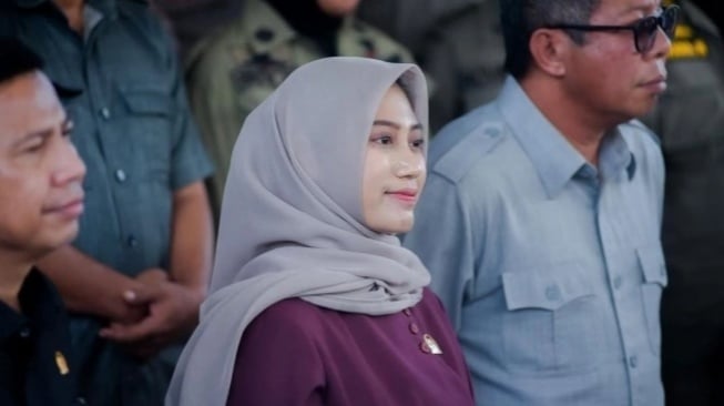 Geger! Ekspresi DPRD Gorut Saat Orasi Demonstran, Netizen Beri Kritik Pedas