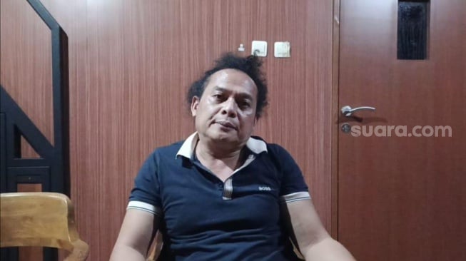 Pakar hukum Deolipa Yumara bicara soal Ammar Zoni yang dipindah ke Nusakambangan ditemui di Depok, Jawa Barat pada  Rabu, 15 Oktober 2025. [Suara.com/Rena Pangesti]