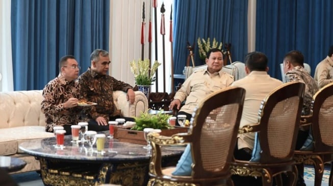 Ultah Sederhana Prabowo: Dihadiri Titiek, Dasco, hingga Raffi Ahmad