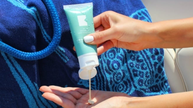 Sunscreen Korea (Unsplash/ BATCH by Wisconsin Hemp Scientific)