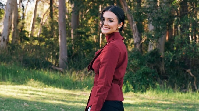 Amanda Rawles Lulus dari Macquarie University Sydney (Instagram)