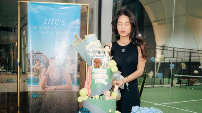Azizah Salsha dapat kejutan di ulang tahunnya ke 22 tahun (Instagram)