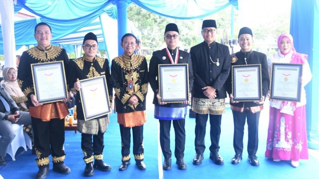Pembukaan Rekening Pasar Modal Terbanyak oleh ASN di Pemko Langsa Raih MURI
