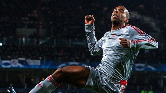 Eks Real Madrid Ubah Rumah Ryan Babel Jadi Nightclub, Sewa Pun Nunggak