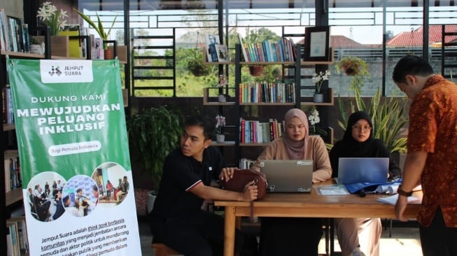 Jemput Suara menghadirkan anggota DPD RI, R.A. Yashinta Sekarwangi Mega dalam forum Temu Suara di Limitless Cafe, Yogyakarta, pada Jumat (17/10/2025).