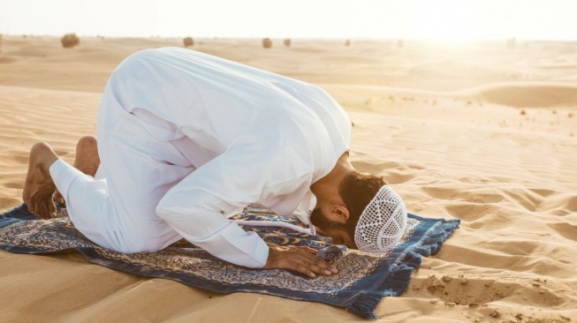 5 Doa Saat Cuaca Panas Menyengat, Panduan untuk Tetap Tenang di Bawah Terik Matahari