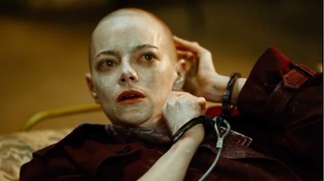 Sinopsis Film Bugonia, Ketika Emma Stone Diculik karena Disangka Alien Penghancur Bumi