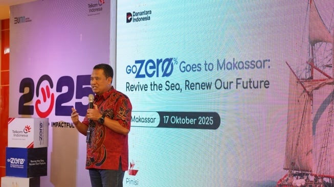 EVP Telkom Regional V Amin Soebagyo saat memberikan sambutan pada acara Roadshow GoZero% Goes to Makassar pada (17/10/2025) (Dok: Telkom)
