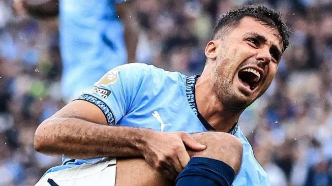 Punya Akurasi Umpan 86 Persen, Pep Guardiola Stres Berat Rodri Cedera