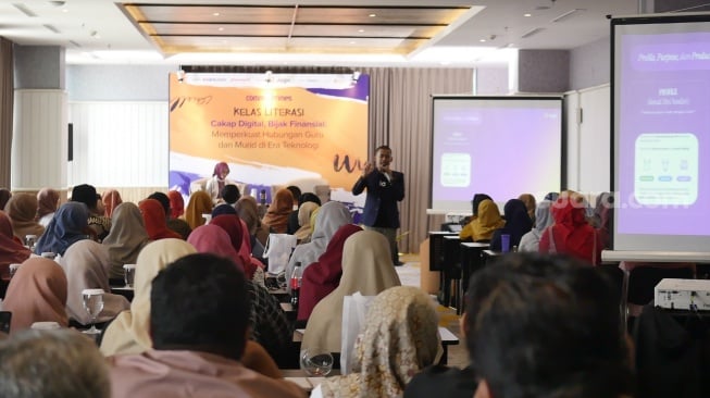 Suara.com bersama YourSay.com berkolaborasi dengan Bank Jago menggelar diskusi interaktif bertajuk “Cakap Digital, Bijak Finansial: Memperkuat Hubungan Guru dan Murid di Era Teknologi. (Suara.com/Praba Mustika)