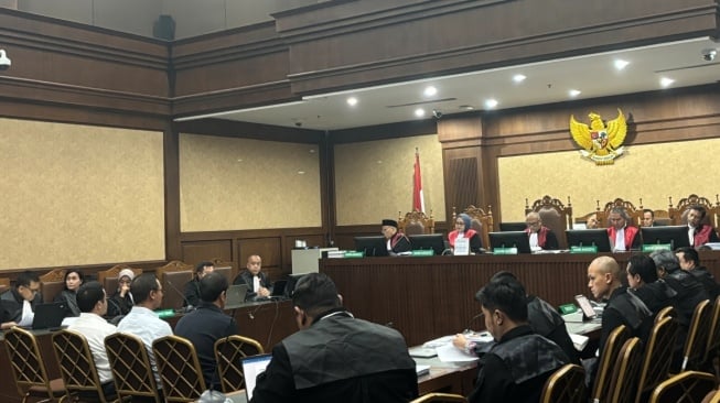Sidang Korupsi Tata Kelola Minyak Mentah Pertamina Hadirkan Dua Eks Direktur sebagai Saksi