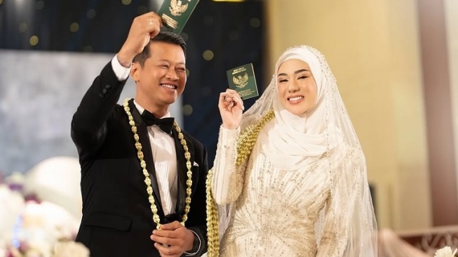 Suami Clara Shinta Bicara soal Takdir saat Rumah Tangganya di Ujung Tanduk, Netizen: Pulang Bang!