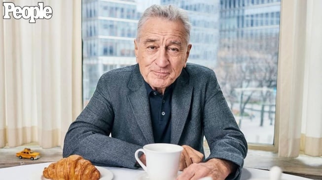 Robert De Niro ajak Amerika Lawan Trump di jalanan.