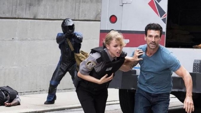 Film Reprisal yang dibintangi Bruce Willis dan Frank Grillo akan tayang Selasa (21/10/2025) malam ini pukul 23.00 WIB di Trans TV. [YouTube]