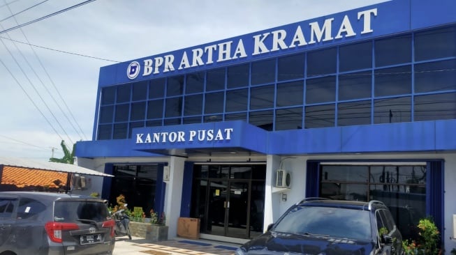 OJK Ambil Tindakan Tegas! BPR Artha Kramat Kehilangan Izin Usaha
