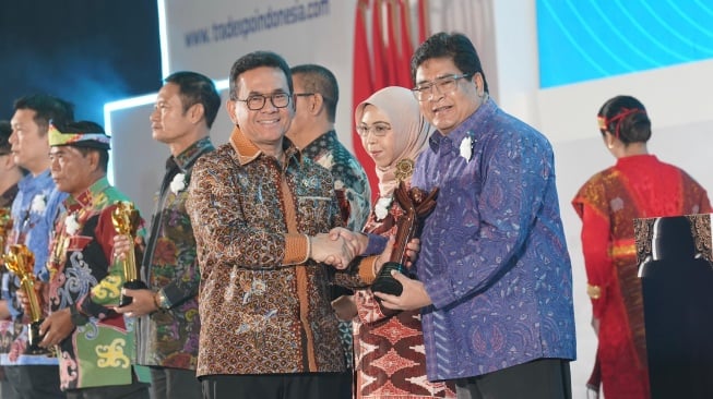 Tak Semua Mobil Toyota Bisa Gunakan Etanol, Ini yang Harus Diperhatikan