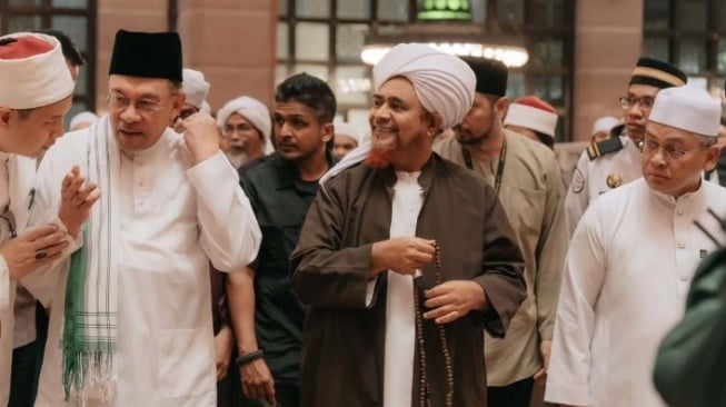 Kenapa Doa Tak Dikabulkan? Jawaban Habib Umar Bikin Banyak Orang Tersadar