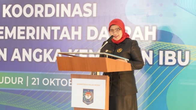 Direktur Sinkronisasi Urusan Pemerintahan Daerah IV, Dr. Paudah, M.Si.