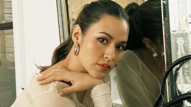 Raisa Diduga Curhat Kondisi Rumah Tangganya Lewat Lagu di Album Terbaru