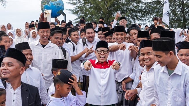 Dari Barus, Muhaimin Pimpin Upacara Hari Santri 2025: Ajak Santri Terobos Belenggu Keterbatasan