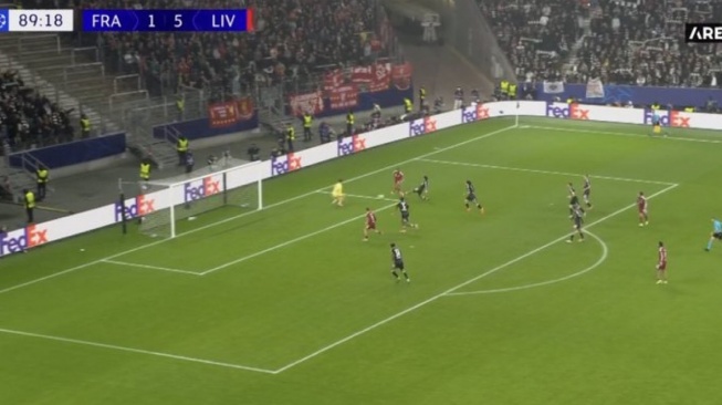 Liverpool Pesta Gol, Mohamed Salah Panen Cibiran: Makin Tua, Makin Egois [Tangkap layar Youtube]