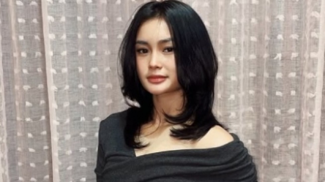Siapa Liyan Zef, Cewek yang Mendadak Terseret Isu Perselingkuhan Julia Prastini