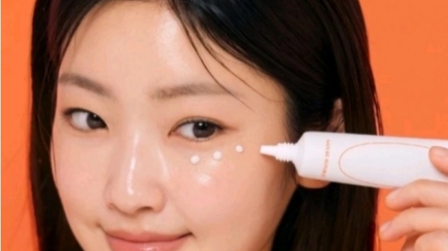 4 Eye Cream Korea Bakuchiol dengan Formula Lebih Lembut Atasi Mata Panda