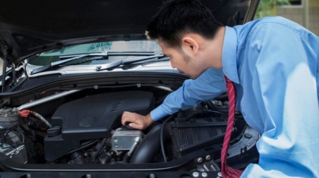 Oli CVT: Telat Ganti Bikin Boncos! Kenali Tanda-tandanya dan Cara Merawat Transmisi Mobilmu