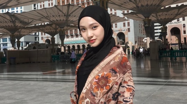 Jule Klarifikasi Isu Selingkuh, Netizen: Lebih Banyak Sebut Brand Dibanding Suami