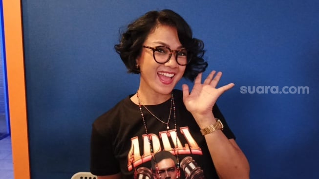 Pangkas Rambut Usai 7 Tahun Dirawat, Nirina Zubir Bangga Mahkotanya jadi Wig buat Pejuang Kanker
