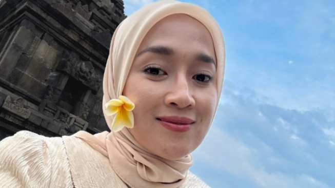Unggahan Terbaru Ririe Fairus di Tengah Kabar Nissa Sabyan Hamil: Waktunya Merayakan