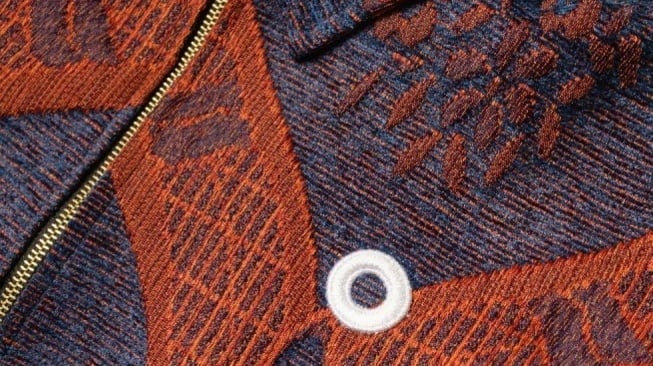 Jaket SIMPATI x Othman. [Telkomsel]